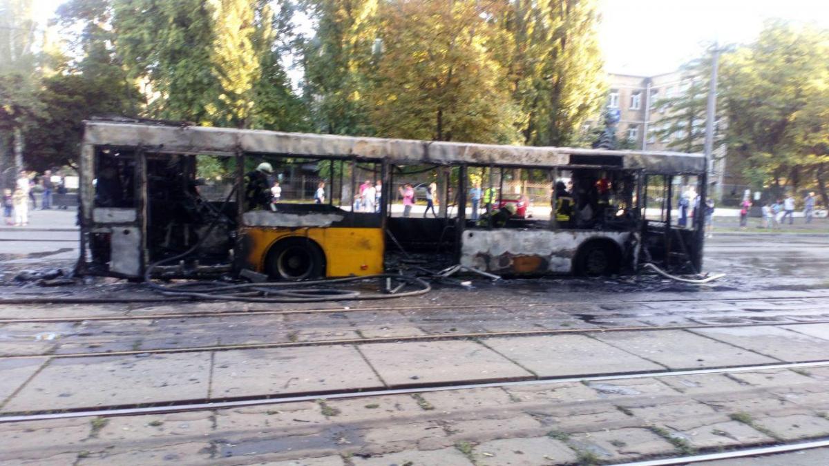Як повідомляє прес-служба Київпастрансу, на даний момент заблокований рух трамвайних маршрутів №14 та №15