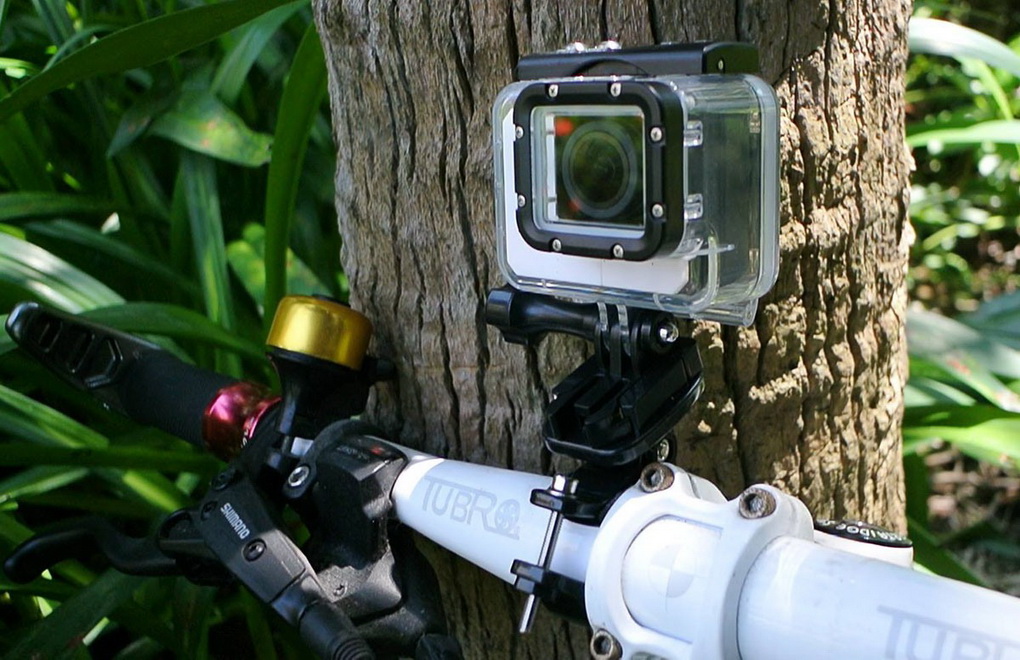 І якщо говорити про екшн-камерах, відразу згадується GoPro