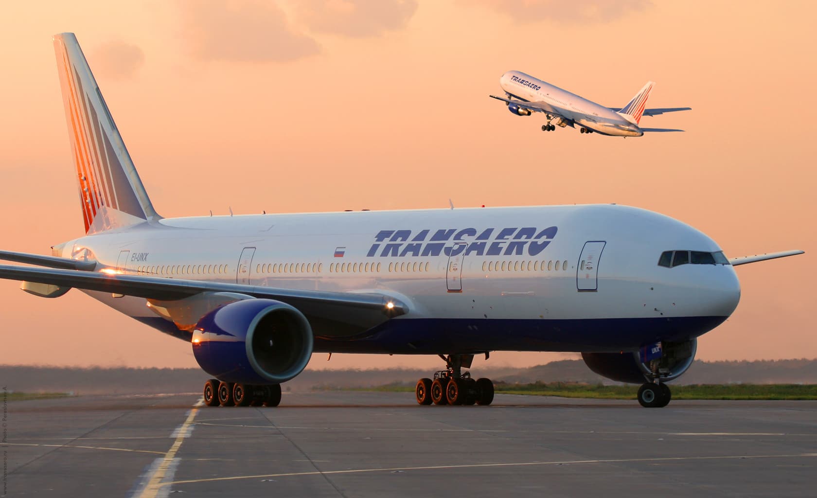 Найбільша приватна авіакомпанія Росії Трансаеро стала першою   жертвою банкрутства   за довгі роки в галузі пасажироперевезень РФ