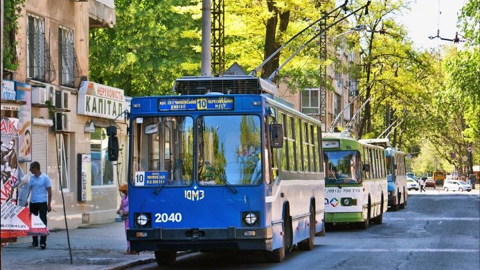 в Одесу прибули також закуплені в Чеській Республіці тролейбуси фірми «Шкода»