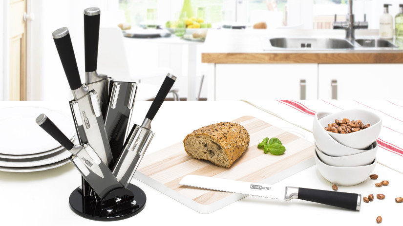 Навіть якщо Ваша кухня укомплектована всією необхідною «розумною технікою», без самого звичайного кухонного ножа Вам не обійтися