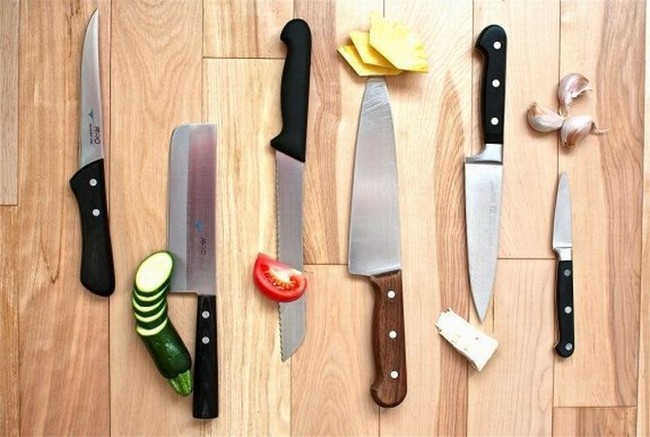 Так скільки ж ножів повинно бути на кухні