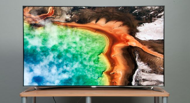З кожним роком модельний ряд телевізорів Samsung стає все суворіше і елегантніше, а їх начинка - все «розумніші»