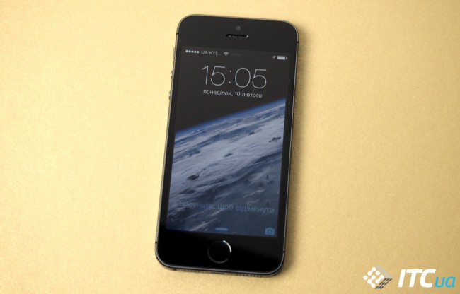 У вересні минулого року на зміну iPhone 5 компанія Apple випустила смартфон, традиційно отримав в якості приставки до цифри букву «S»