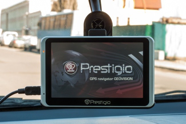 У цьому огляді познайомимо вас з одним з перших автокомбайнов в своєму класі - навігатором-реєстратором Geovision 5800BTHDDVR від компанії Prestigio