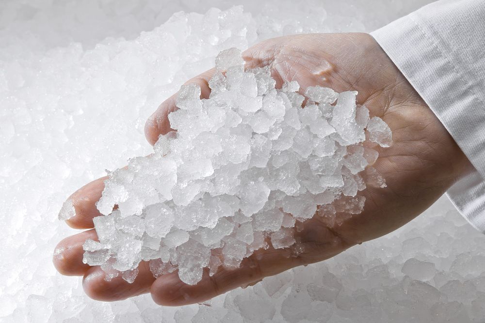 Льодогенератори,   виробляють гранульований лід, використовуються, також, в харчовій промисловості для охолодження м'ясного фаршу, тіста та інших харчових продуктів